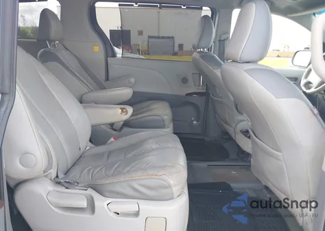 2011 Toyota Sienna Limited V6 z USA, uszkodzony, nr VIN 5TDYK3DC0BS047502